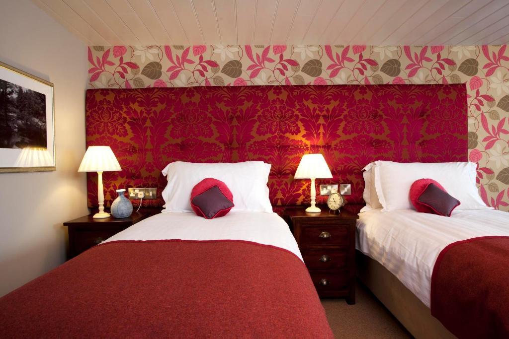 The Three Crowns Hotel Chagford Kamer foto A bedroom at the hotel
