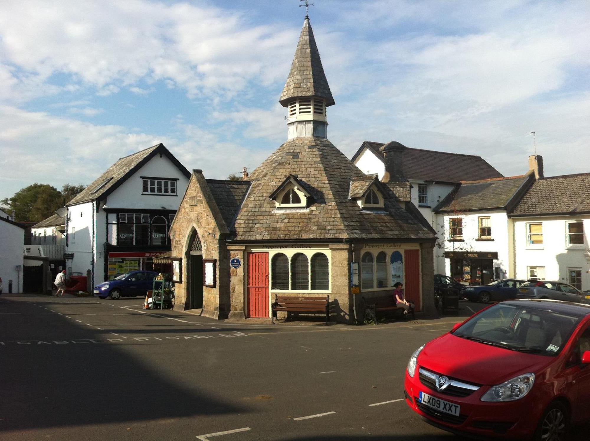 The Three Crowns Hotel Chagford Buitenkant foto The Market Cross