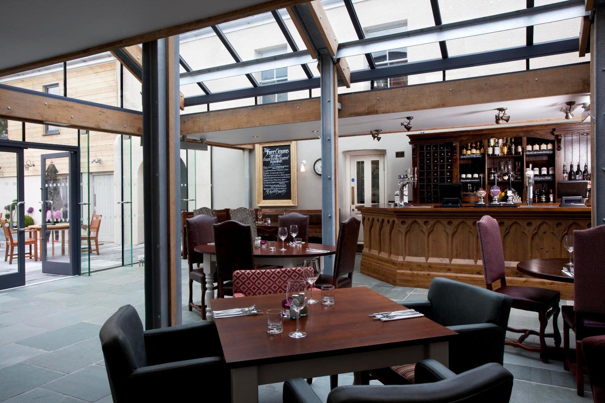 The Three Crowns Hotel Chagford Buitenkant foto The restaurant at The Old parsonage